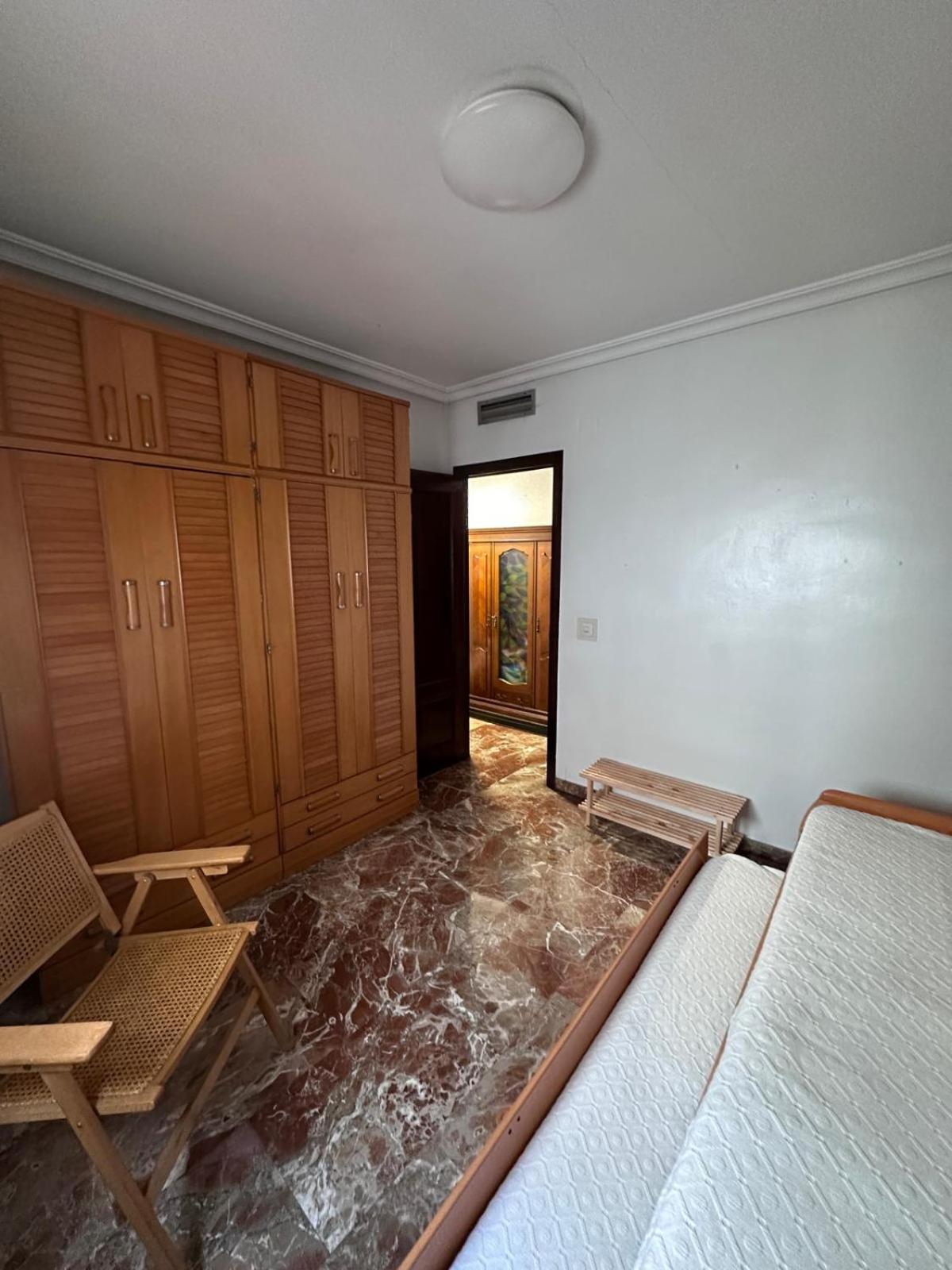 Amplio Plaza Nueva Appartement