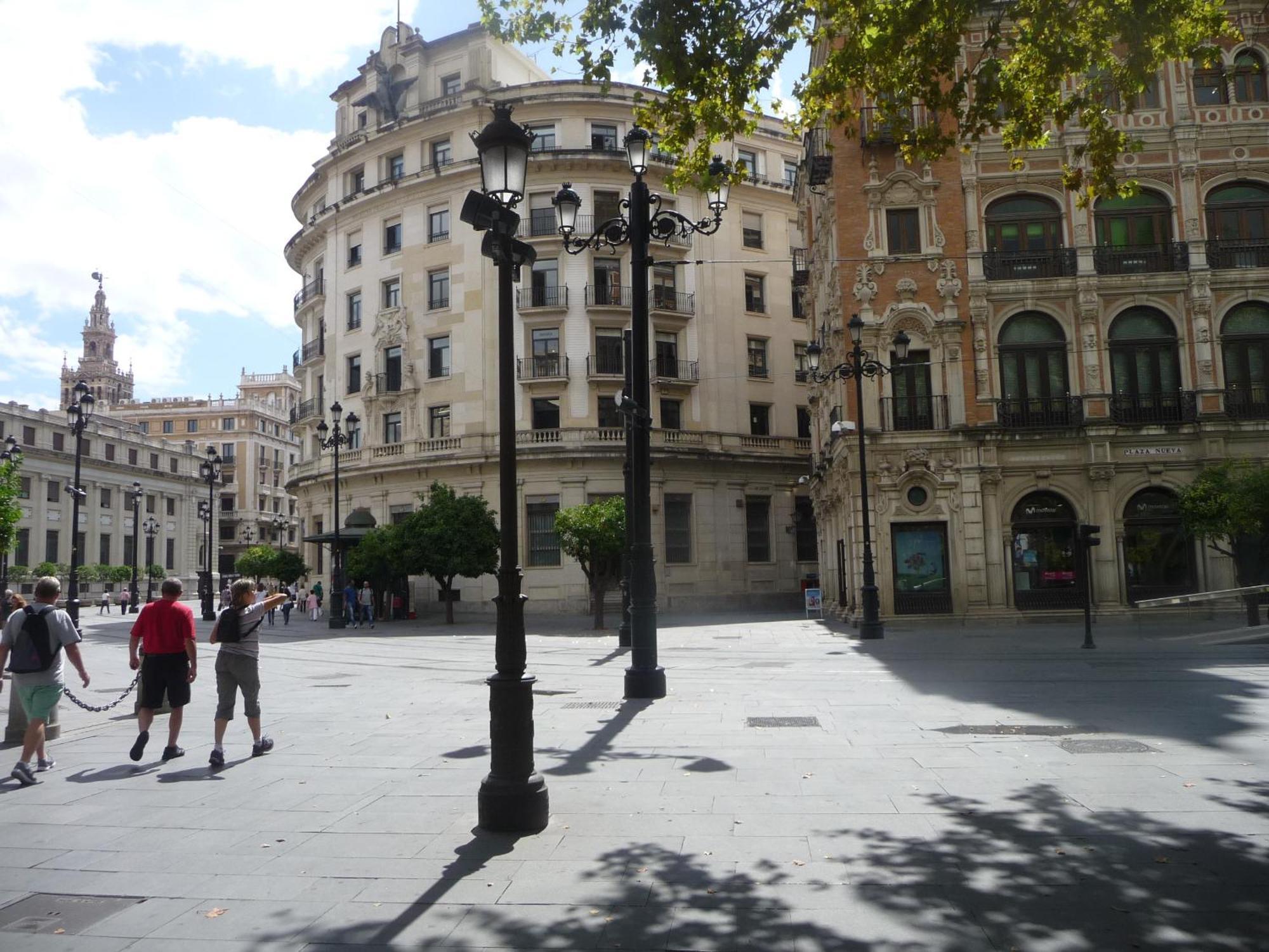 Amplio Plaza Nueva Appartement *